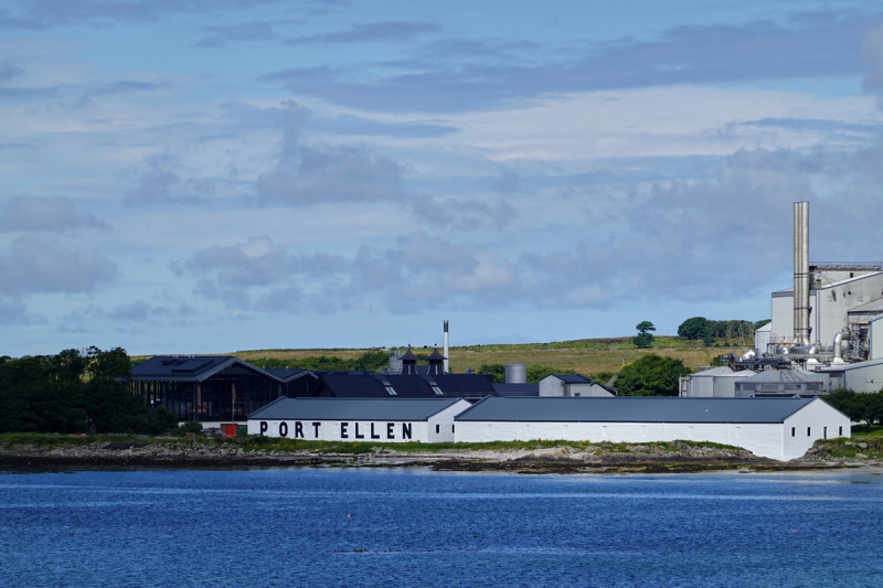 New Port Ellen distillery behind the old warehouse